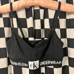 Calvin Klein Womens Sports Bra